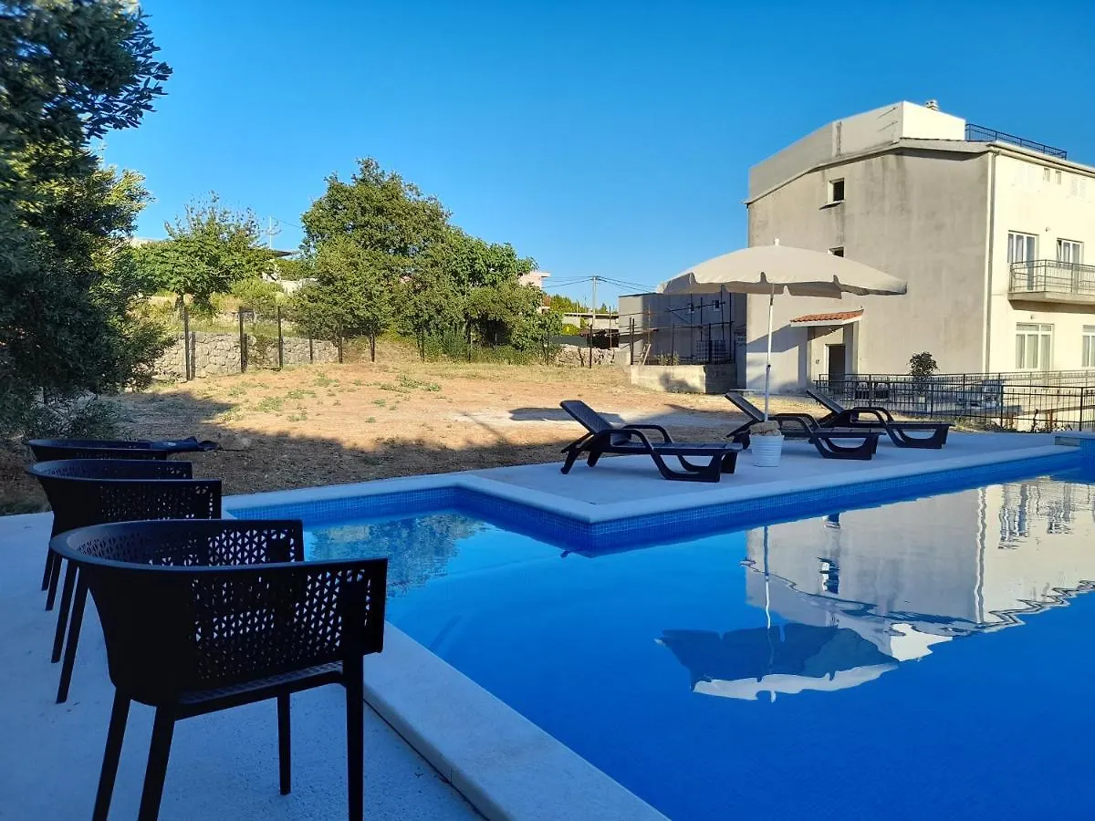 The View Split. Highlight With Roof-Top-Terrace And Pool Kaštela Croatie